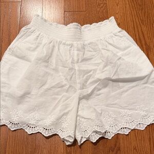 Chic White High Waist Women's Shorts